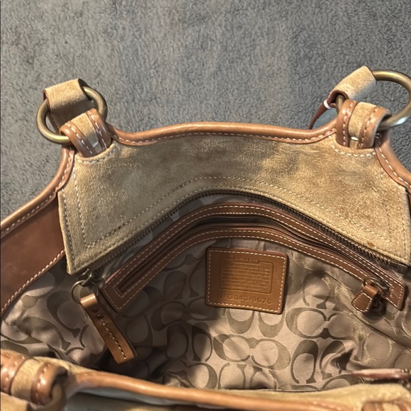 Coach medium Hampton tote Tan Suede Handbag - Picture 7 of 7